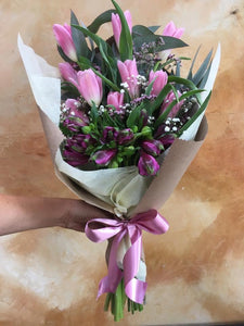 Atado de tulipanes